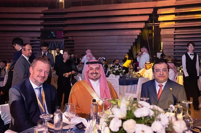 البارالمبية الآسيوية تكرم الأمير فهد بن جلوي بوسام آسيا 2025 .. صور