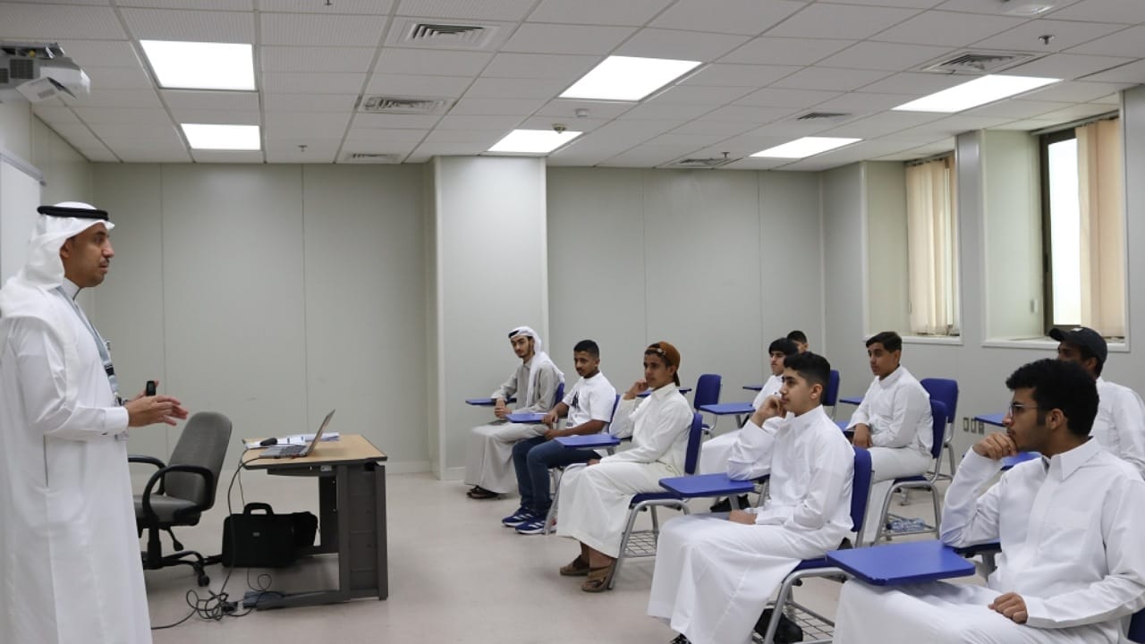 وزير التعليم: تطوير المناهج لمواكبة التغيرات العالمية وترسيخ الهوية الوطنية برؤية ولي العهد .. فيديو