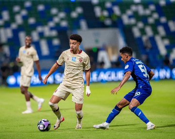 الفيحاء يهزم الفتح بثنائية.. صور