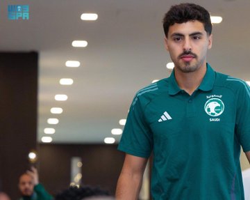 بعثة الأخضر تغادر إلى التشيك .. صور