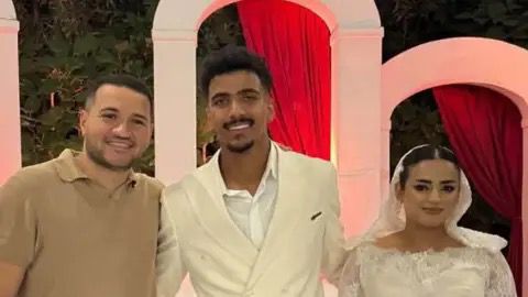 لاعب الزمالك يحتفل بعقد قرانه .. صور