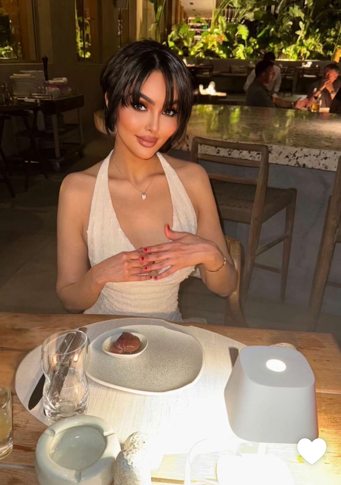 رومي القحطاني تشعل مواقع التواصل بصورة ترامب وتفاعلها مع أنغام الخاين الكداب .. فيديو