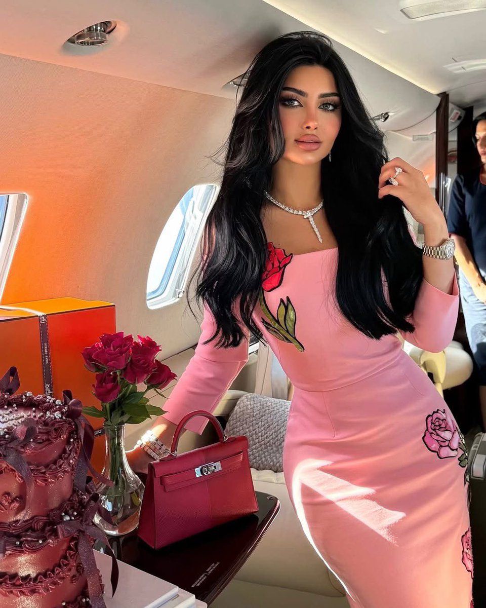 شبيهة ملكة كابلي من العراق تشعل مواقع التواصل.. فيديو