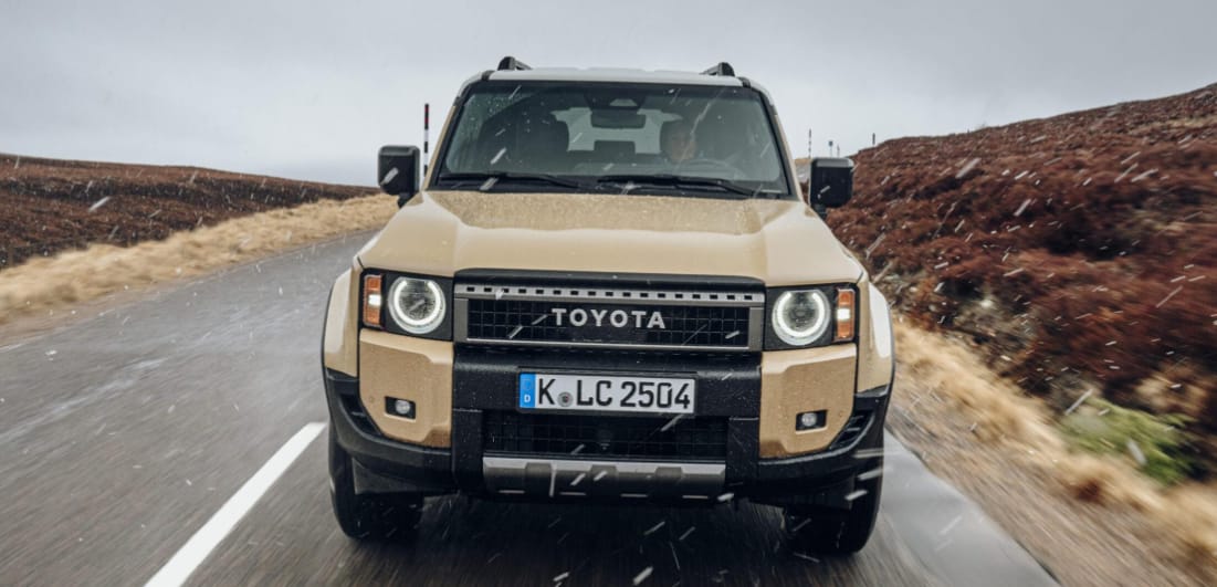 مواصفات وأسعار تويوتا برادو 2025 في المملكة.. صور