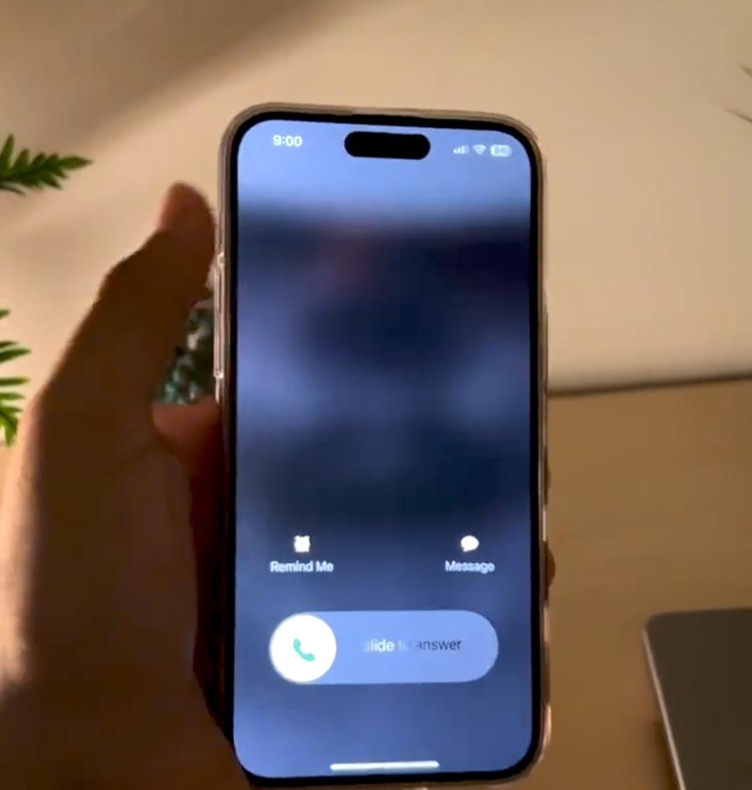 تقني يكشف طريقة سهلة لإخفاء أسماء المتصلين في آيفون .. فيديو