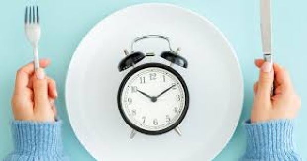 تناول الطعام العشوائي يزيد مخاطر السمنة الوراثية