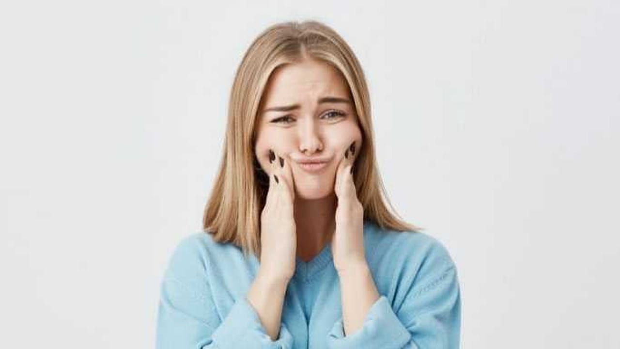 بدون فيلر.. طرق طبيعية لامتلاء الخدود واستعادة الشباب