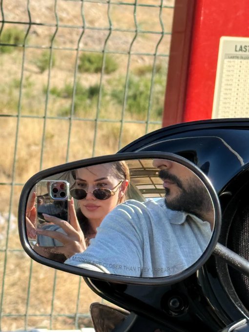 بإطلالات صيفية مع عائلتها: فهرية أفجان تخطف الأنظار من قلب عطلتها .. صور