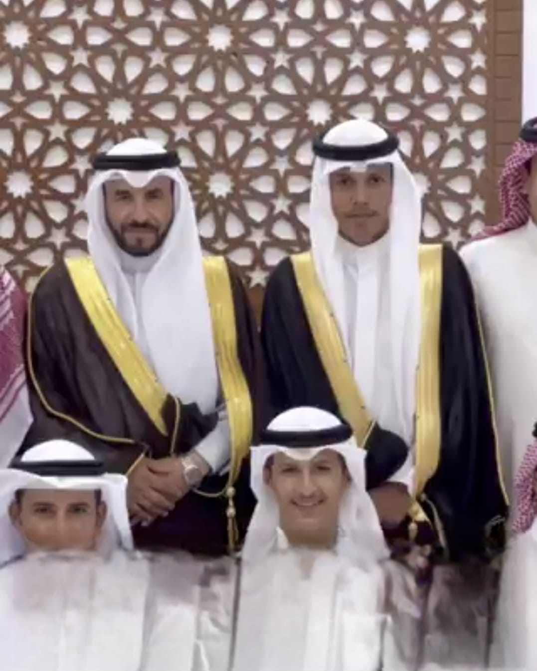 مواطن يقيم حفل زفاف لسائقه البنجلاديشي في حفر الباطن.. فيديو