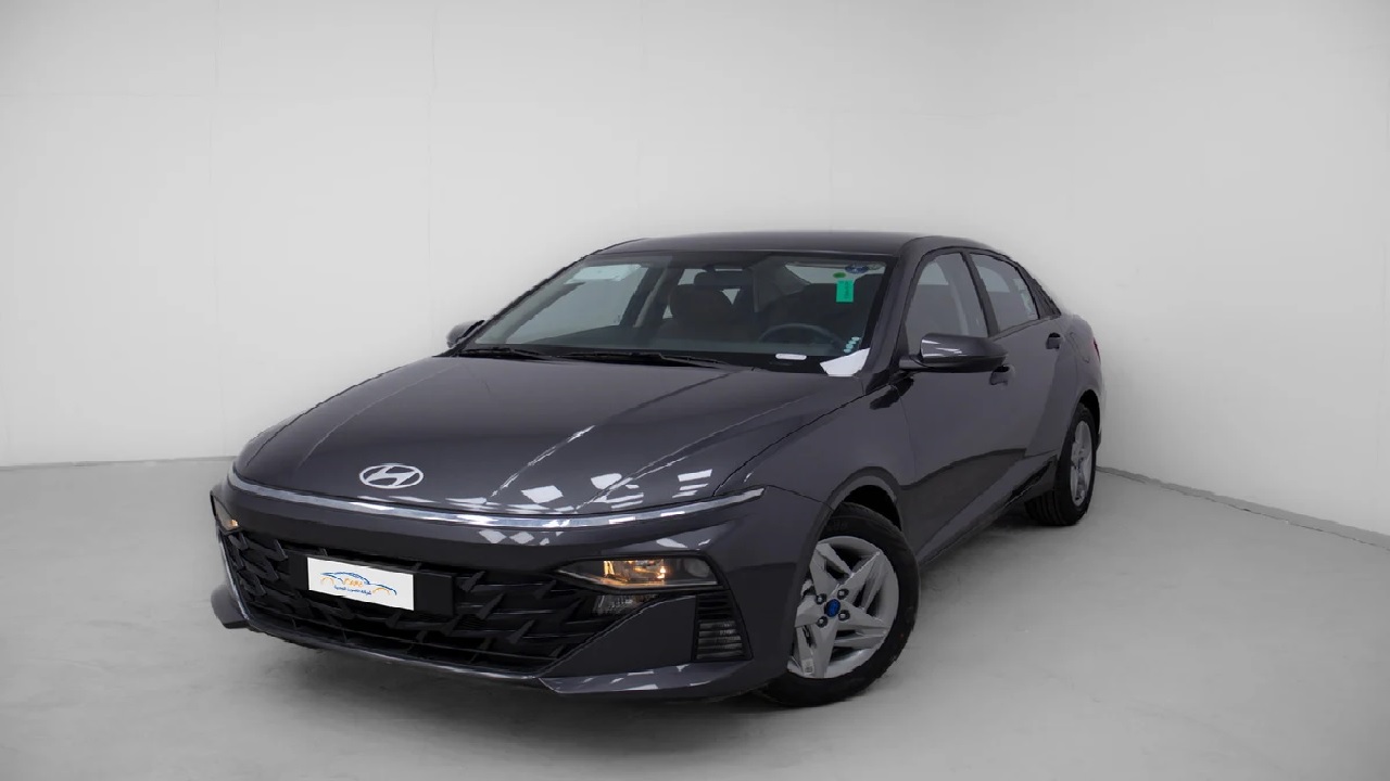 عبدالرحمن الخالدي يستعرض مزايا هيونداي أكسنت 2026.. فيديو