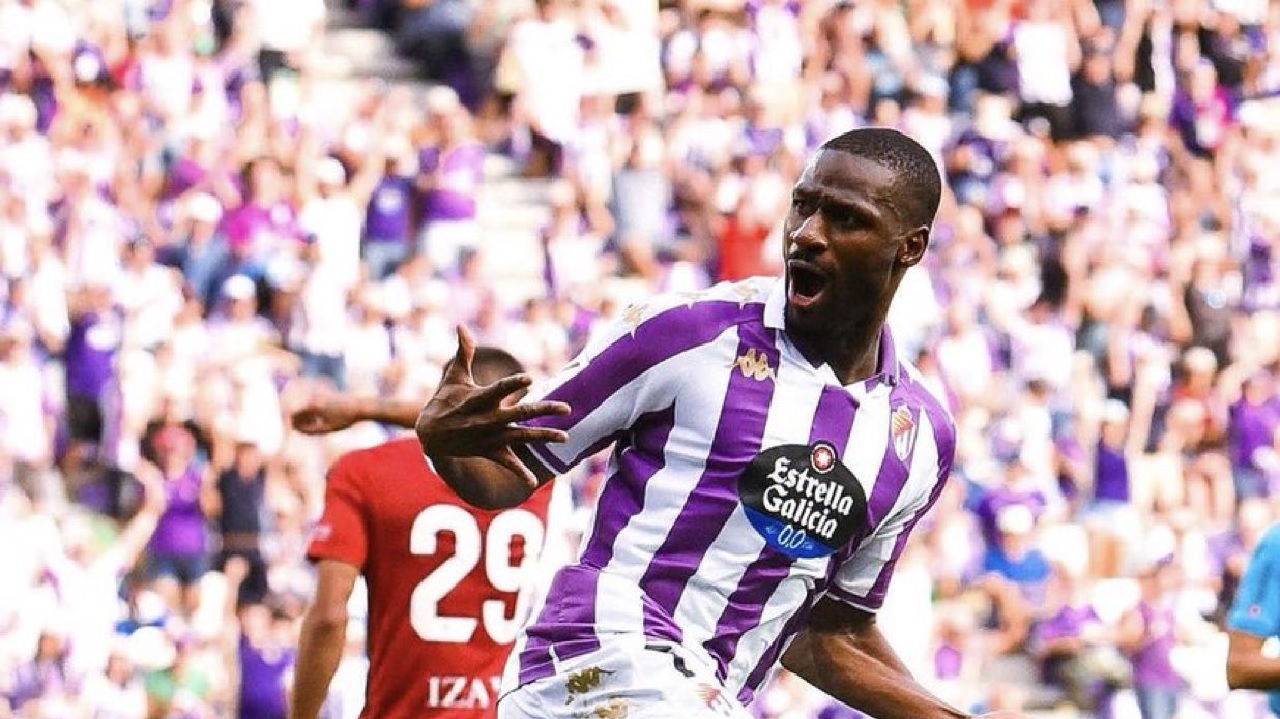 مامادو سيلا يودع بلد الوليد ويقترب من الدوري السعودي