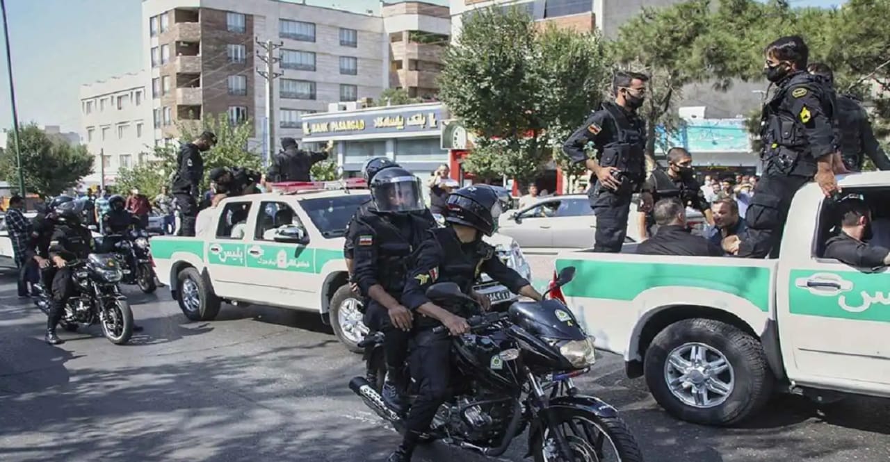 مقتل 5 شرطيين في هجوم مسلح جنوب شرق إيران