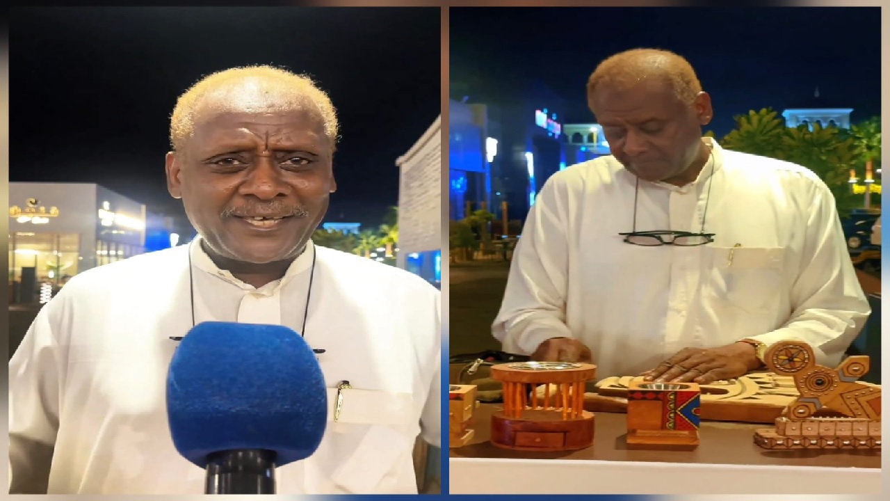 عبدالله الفرج يوثق 36 عامًا من فن النحت على أخشاب القصيم.. فيديو