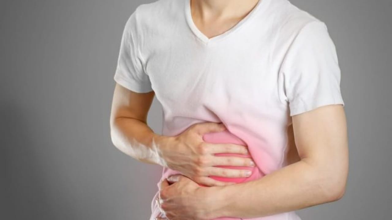 الحداد يكشف : أسباب غير متوقعة للغازات وحلول بسيطة .. فيديو