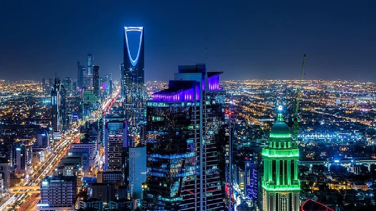 إغلاق أكثر من 10 لاونجات مخالفة بالرياض