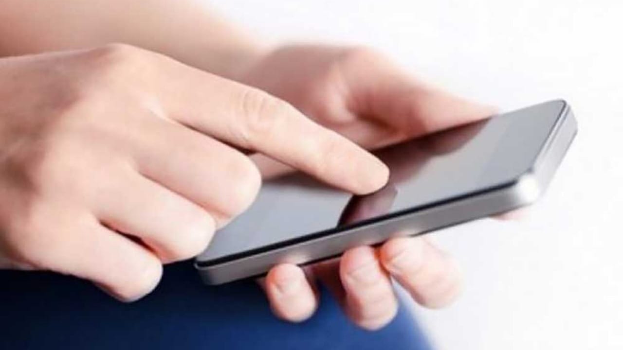 محامي يجيب: هل يحق للعسكري تفتيش جوالك؟ .. فيديو