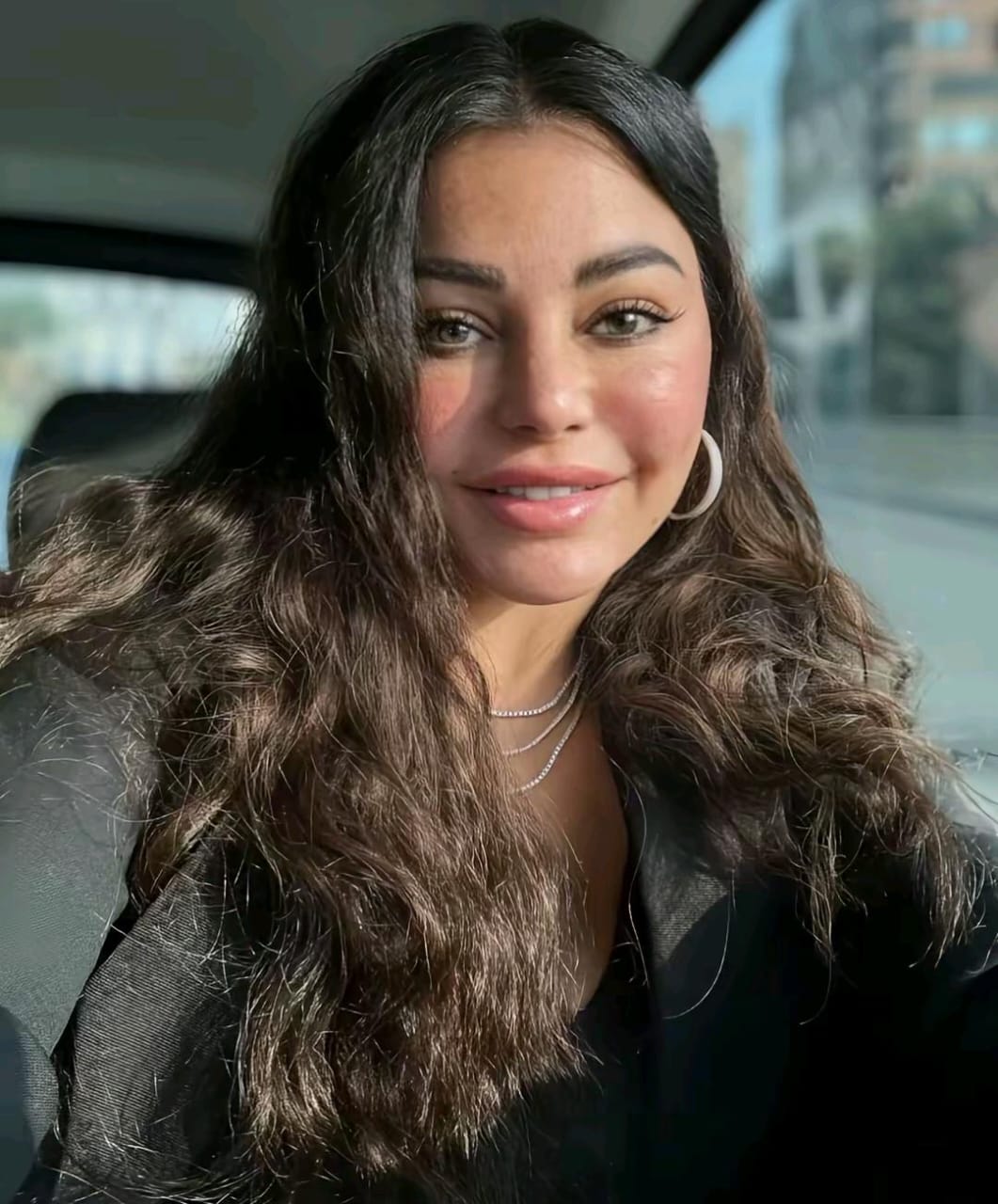 هيفاء وهبي تخطف الأنظار بإطلالة بسيطة وجذابة.. صور