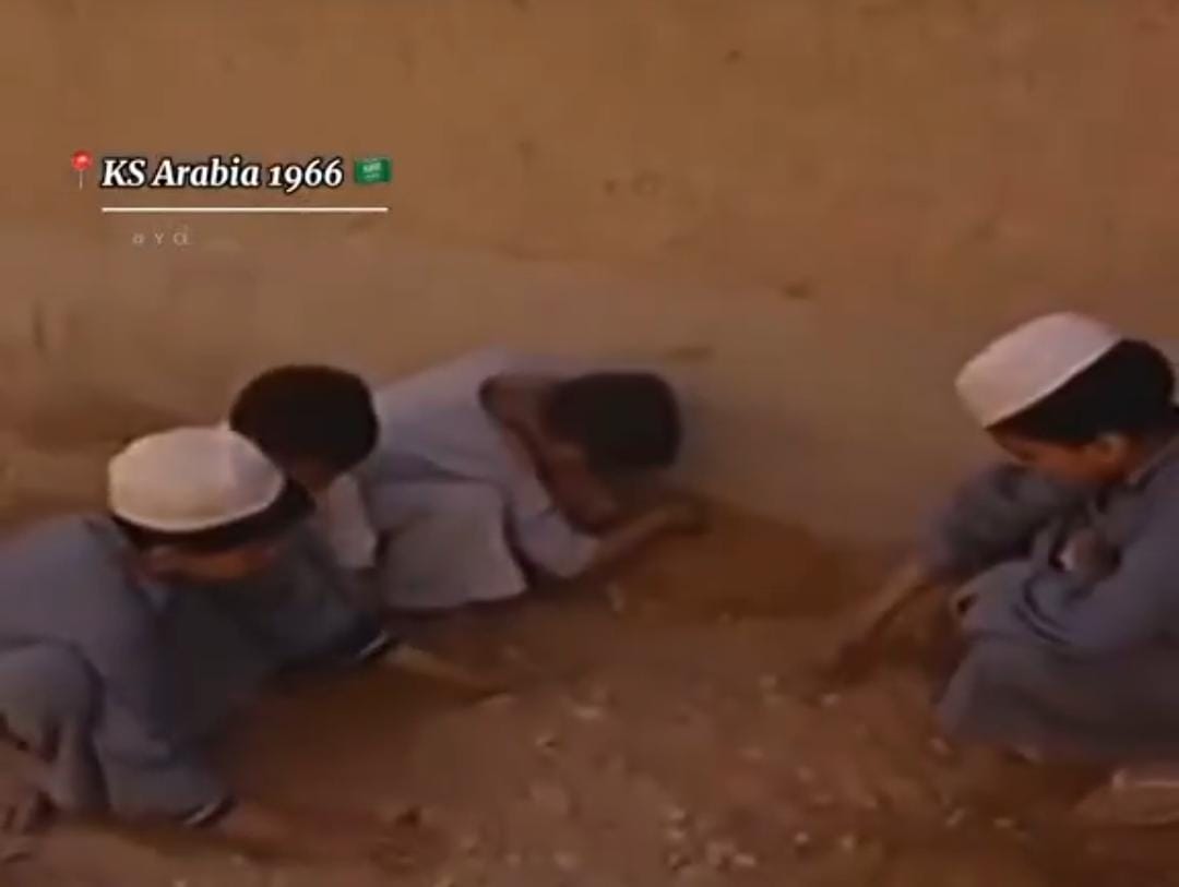 مشاهد تاريخية نادرة تستعرض حياة البادية في الستينيات.. فيديو