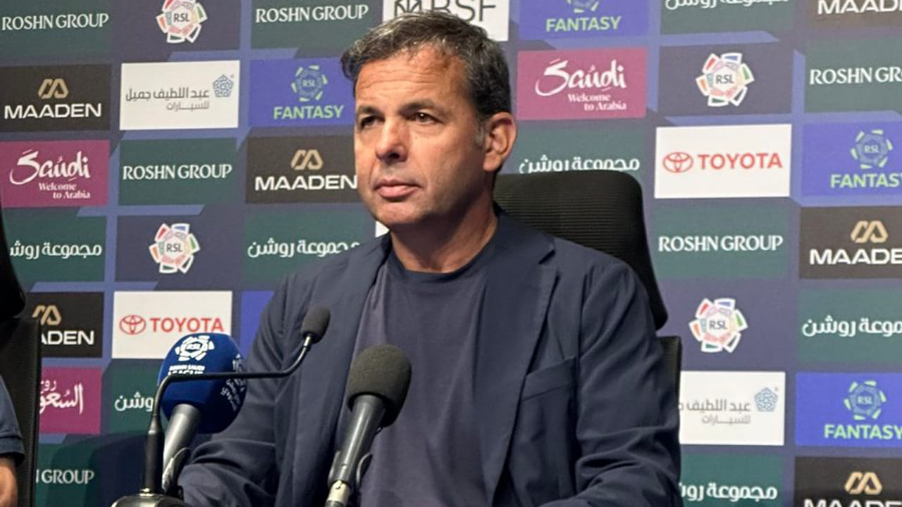 خافيير: الهلال فريق مسيطر ونجحنا في مجاراته وسط الميدان  ..  صور