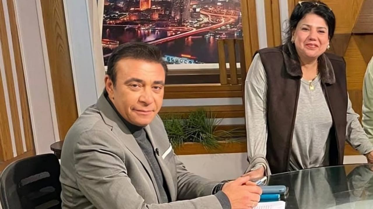 رحيل إعلامية مصرية وزملاؤها يبحثون عن أسرتها لتشييع الجثمان