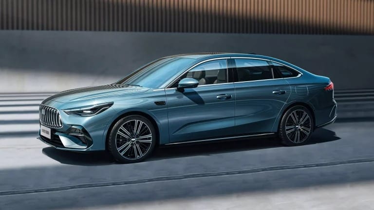 الصور الأولى لسيارة جيلي جالاكسي ستار 6 الفاخرة.. صور