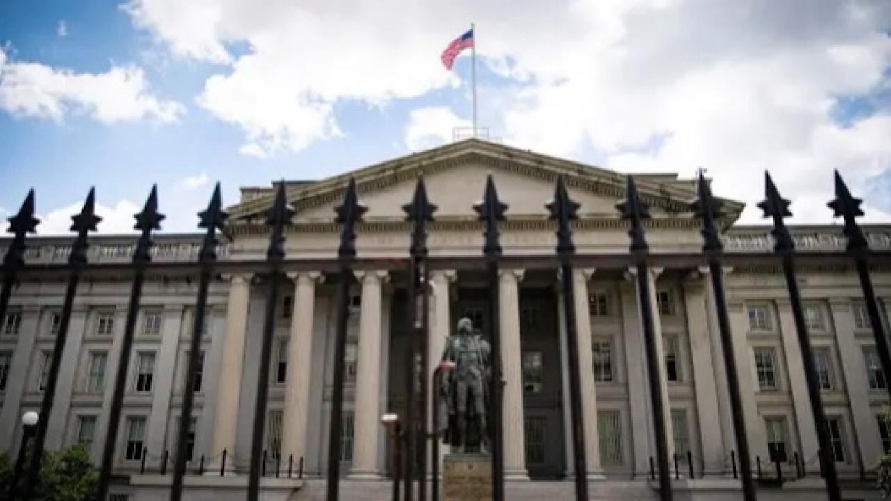 وزارة الخزانة الأميركية تنشر قرار إزالة لوائح العقوبات على سوريا.. فيديو