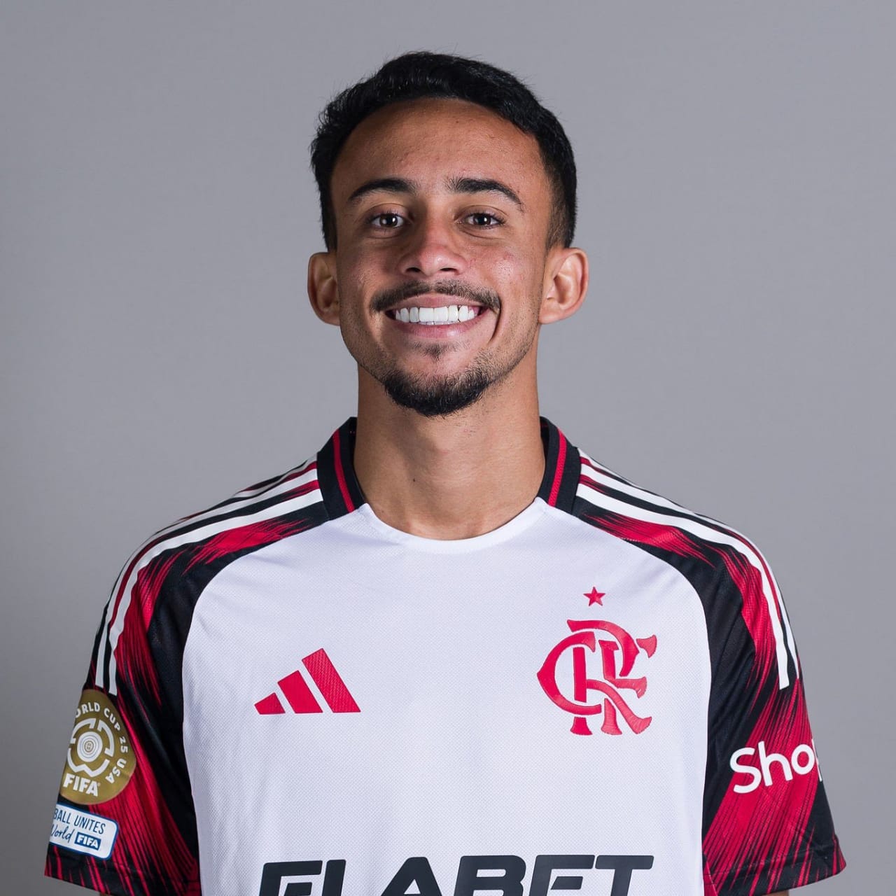 الأهلي يعزز صفوفه بموهبة برازيلية من فلامينغو