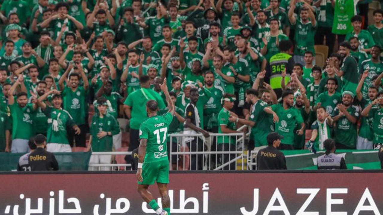 الأهلي يفتتح مشواره في الدوري بالفوز على نيوم.. فيديو