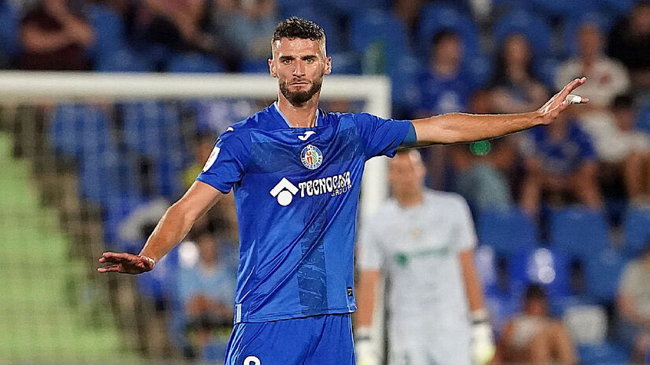 الخلود يقترب من ضم البرتغالي دومينغوس دوارتي