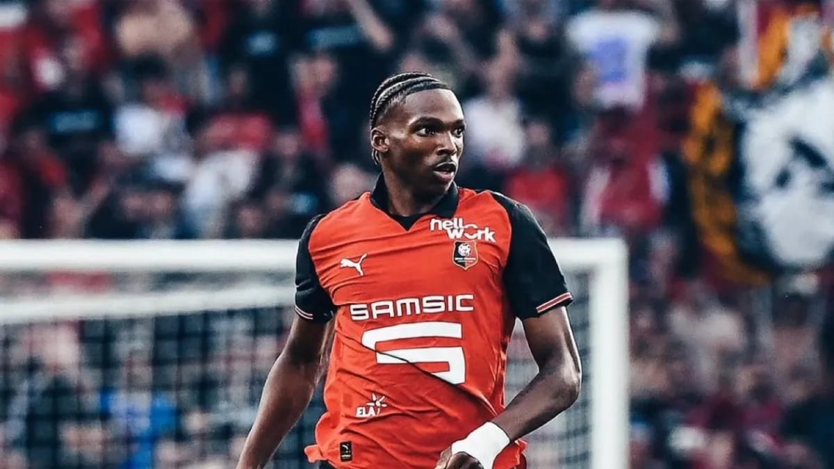 رين يحبط خطط الهلال للتعاقد مع مدافعه جاكيه