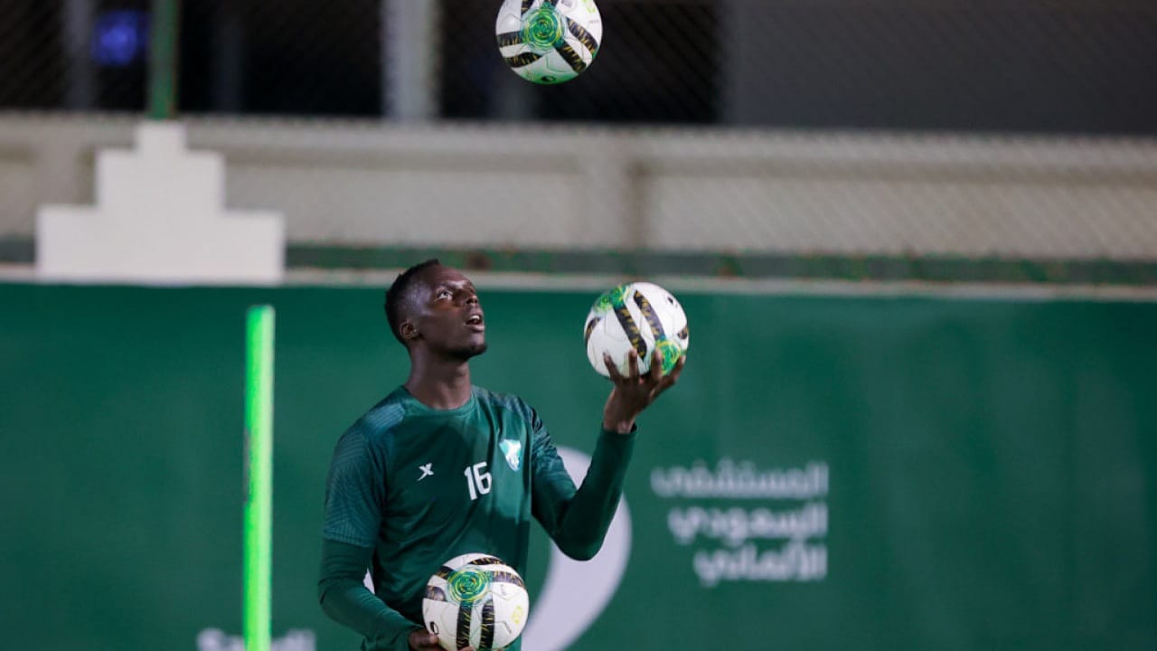 الأهلي يبحث عن حارس محلي لتعويض غياب ميندي