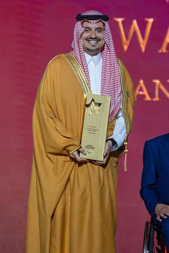 البارالمبية الآسيوية تكرم الأمير فهد بن جلوي بوسام آسيا 2025 .. صور
