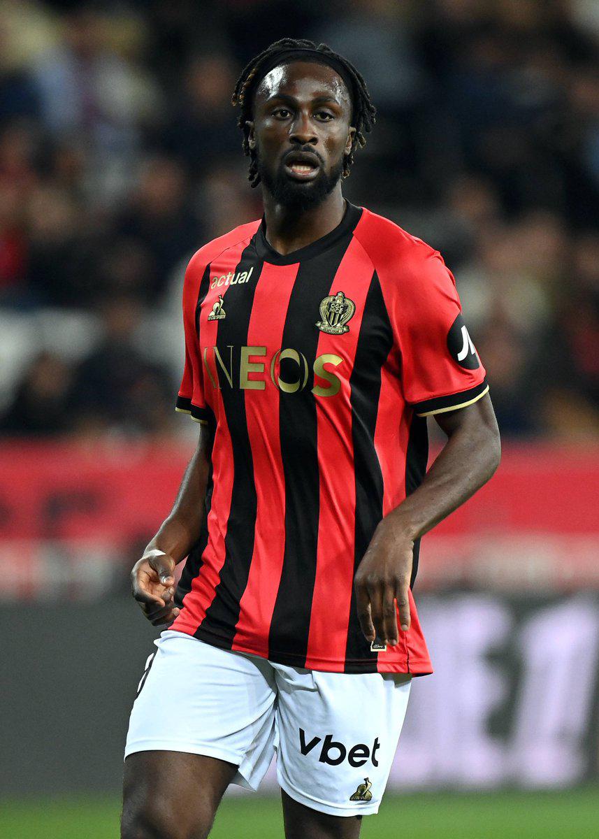 إيفان جيساند يرفض عرض نيوم ويختار أستون فيلا