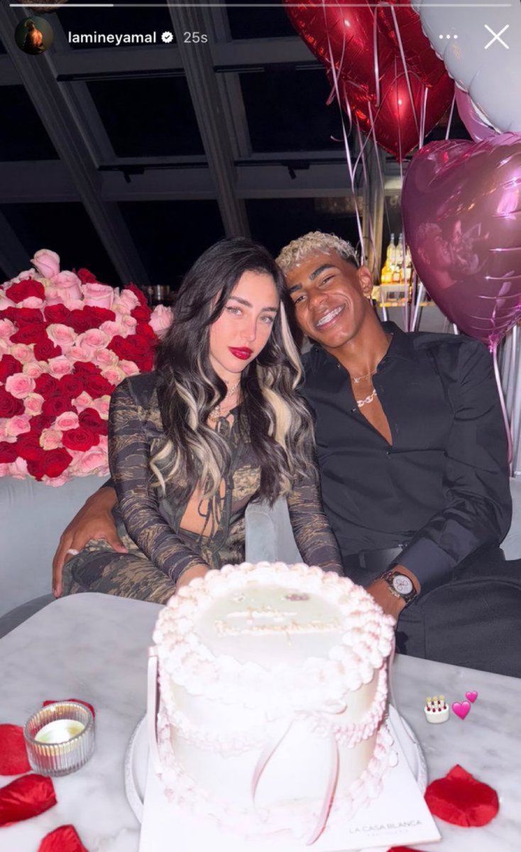 لامين يامال يثير الجدل بصورة مع المغنية الأرجنتينية نيكي نيكول.. صور