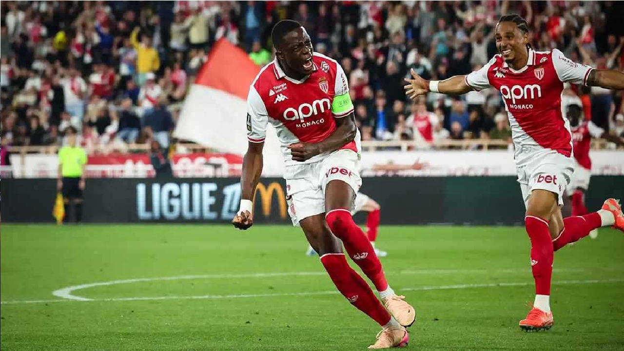 موناكو ينفي موافقته على بيع دينيس للأهلي