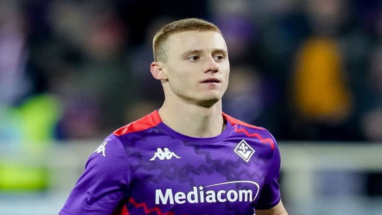 مدافع فيورنتينا يرفض عرض الهلال رغم موافقة ناديه.. فيديو