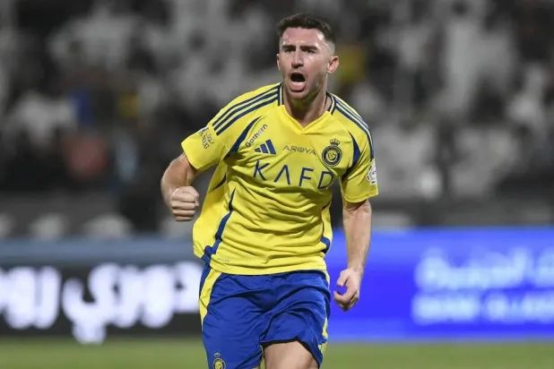 عماد الصائغ: علامات استفهام كثيرة على تصرفات لابورت.. فيديو