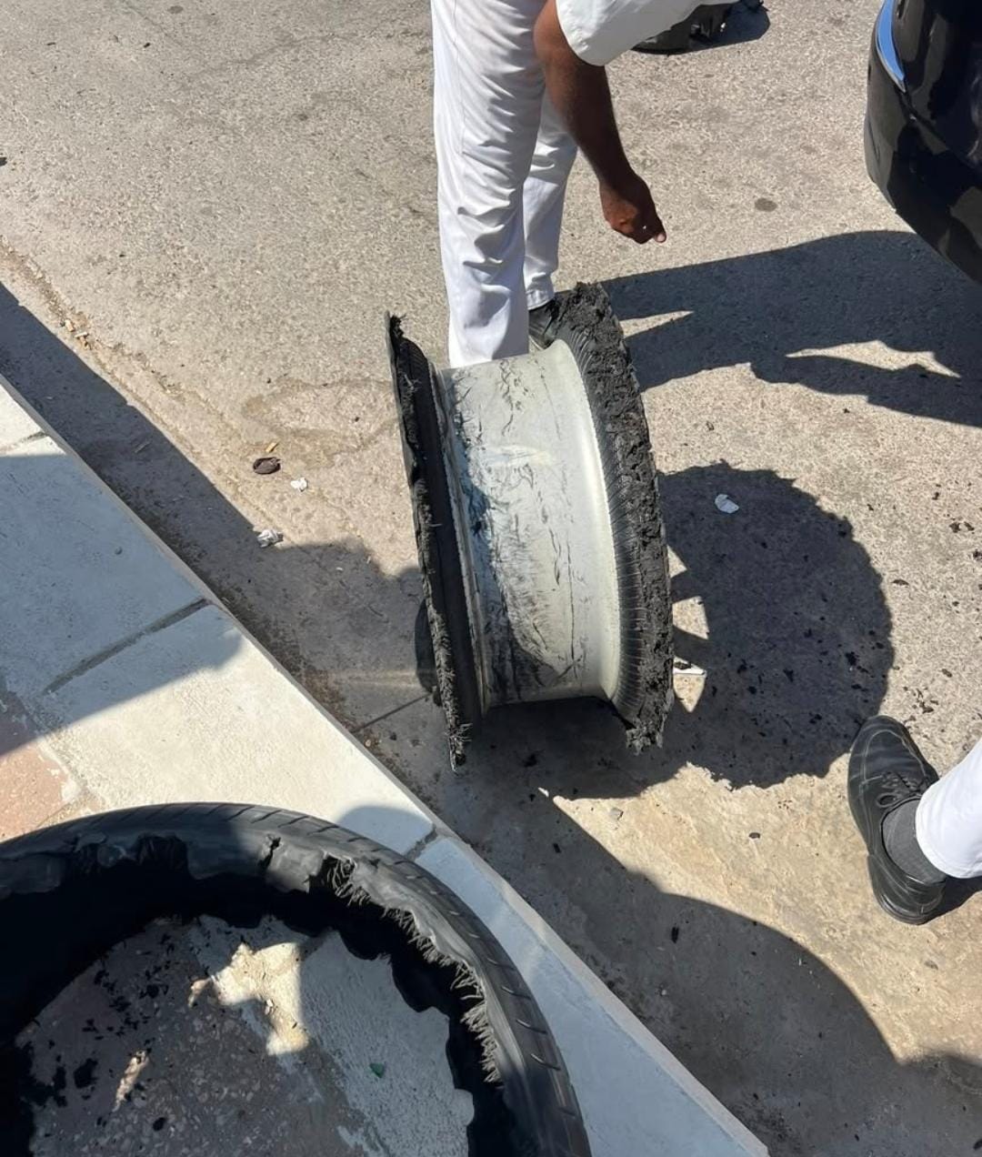 داليا البحيري تنجو من حادث سير خطير.. صور