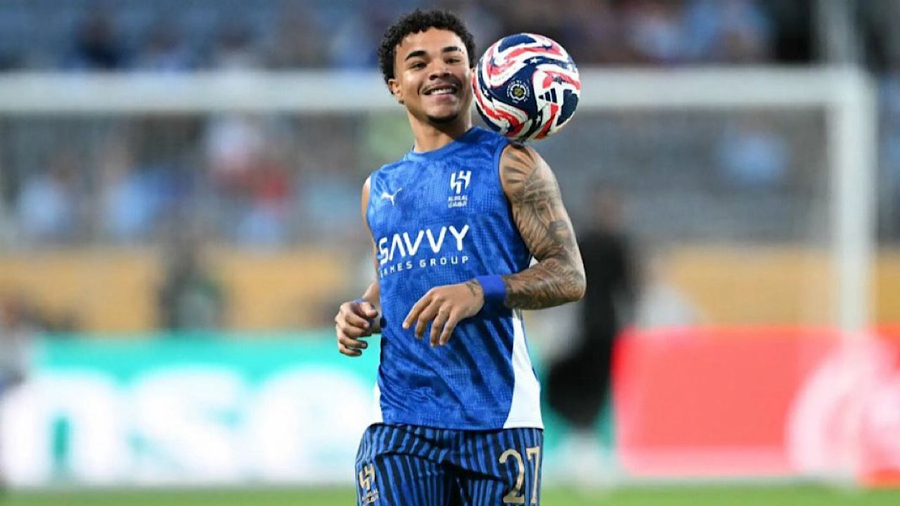 الهلال يتمسك بكايو سيزار ويرفض عروض بورتو وسبورتينغ لشبون