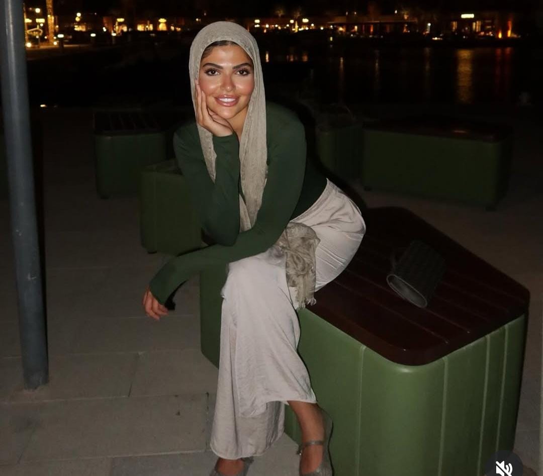 مذيعة مصرية شهيرة ترتدي الحجاب.. صور