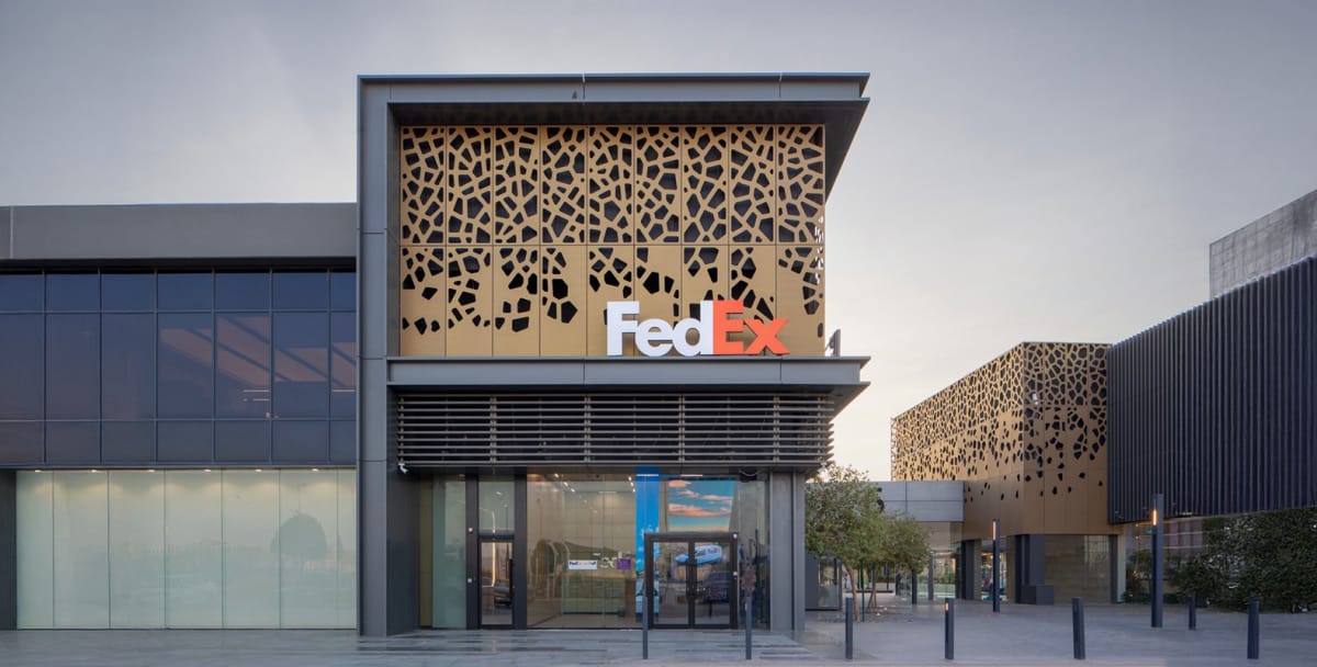 فيديكس العالمية تفتتح مركزها الرئيسي في الرياض .. فيديو