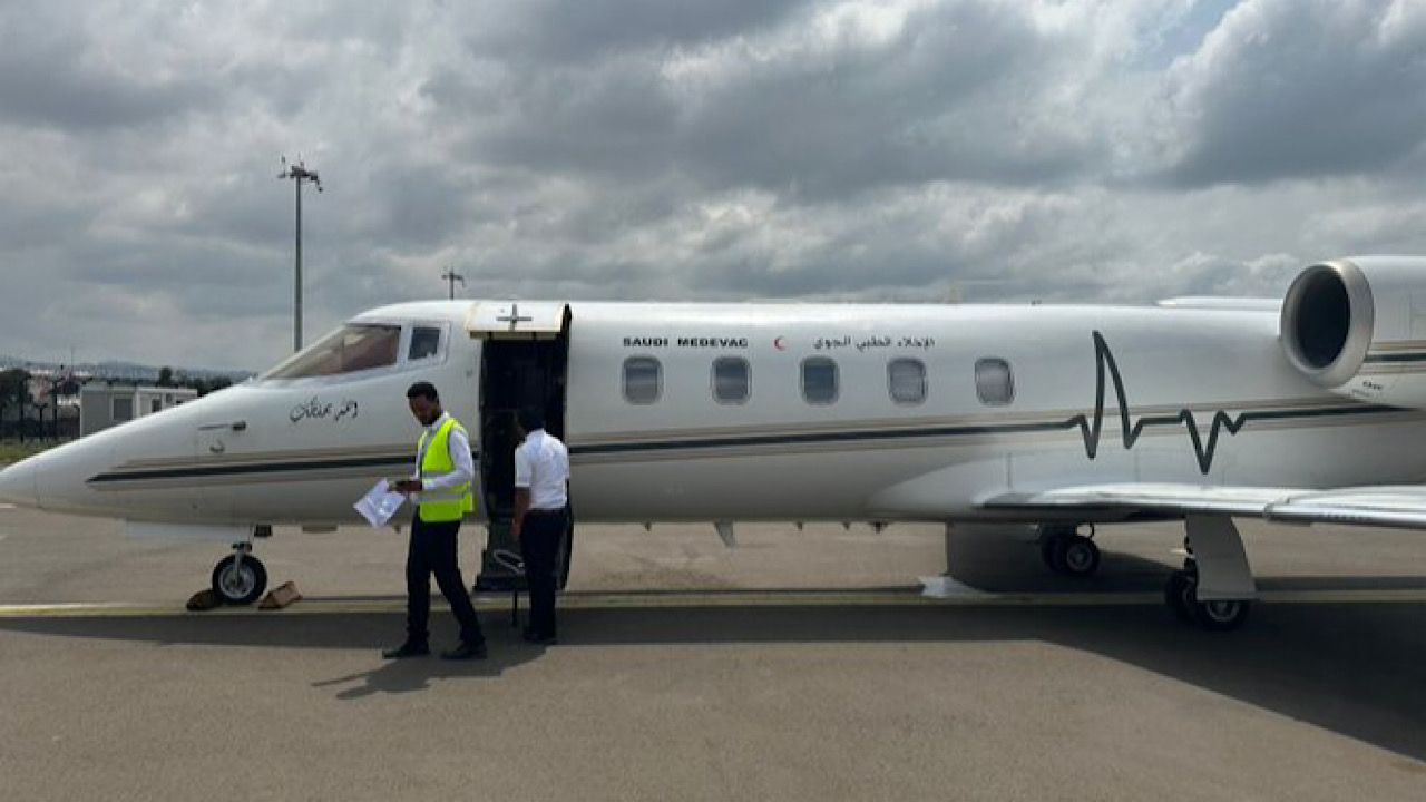 نقل مواطن من إثيوبيا إلى المملكة عبر الإخلاء الطبي لاستكمال علاجه