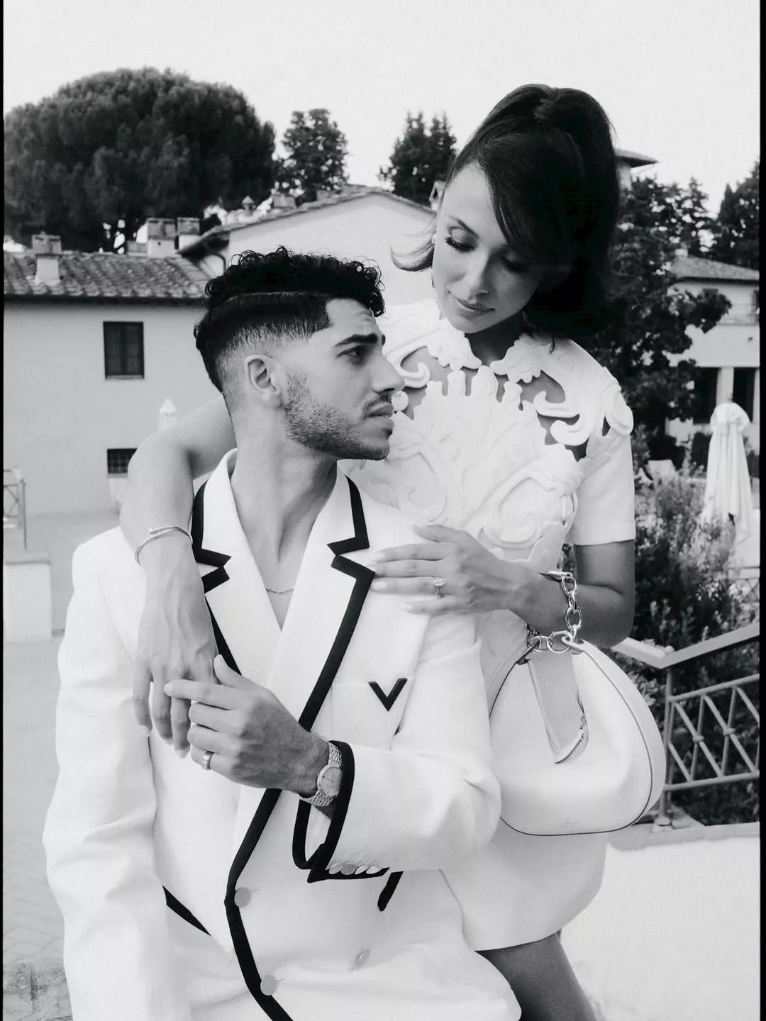 مينا مسعود وزوجته يحتفلان بشهر العسل.. صور