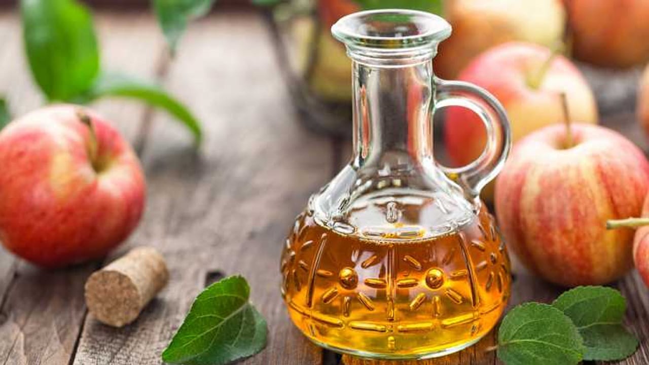 النمر يحذر مرضى القلب من مخاطر خل التفاح