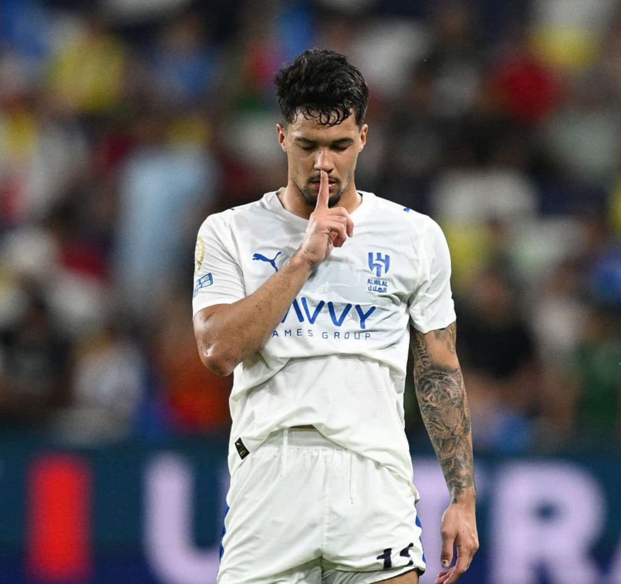 الهلال يدرس إعارة أو بيع مهاجمه لأندية روشن