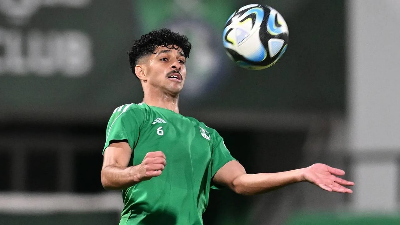 التعاون يفاوض الأهلي لضم الحريجي