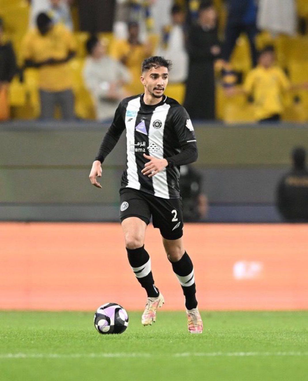 الأهلي يستهدف التعاقد مع وليد الأحمد أو محمد الشويرخ