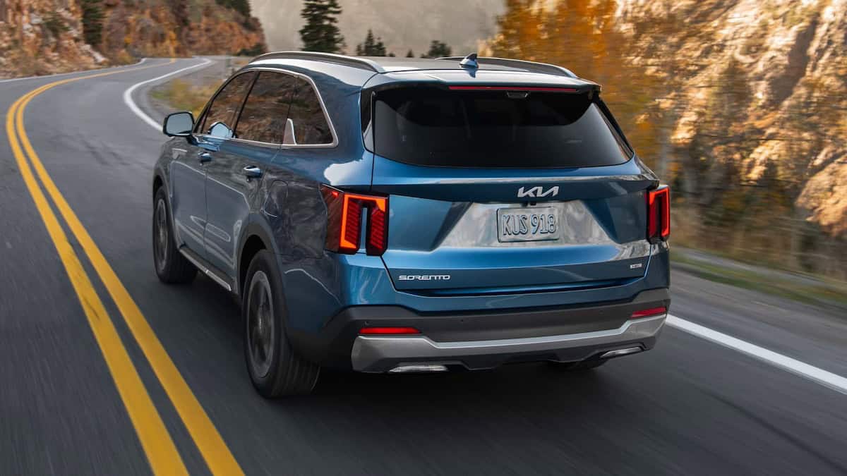 مواصفات وأسعار كيا سورينتو 2025.. صور