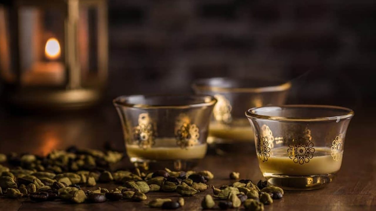 خبير: 100 ألف يوميا مبيعات القهوة في ساحات الحرمين.. فيديو