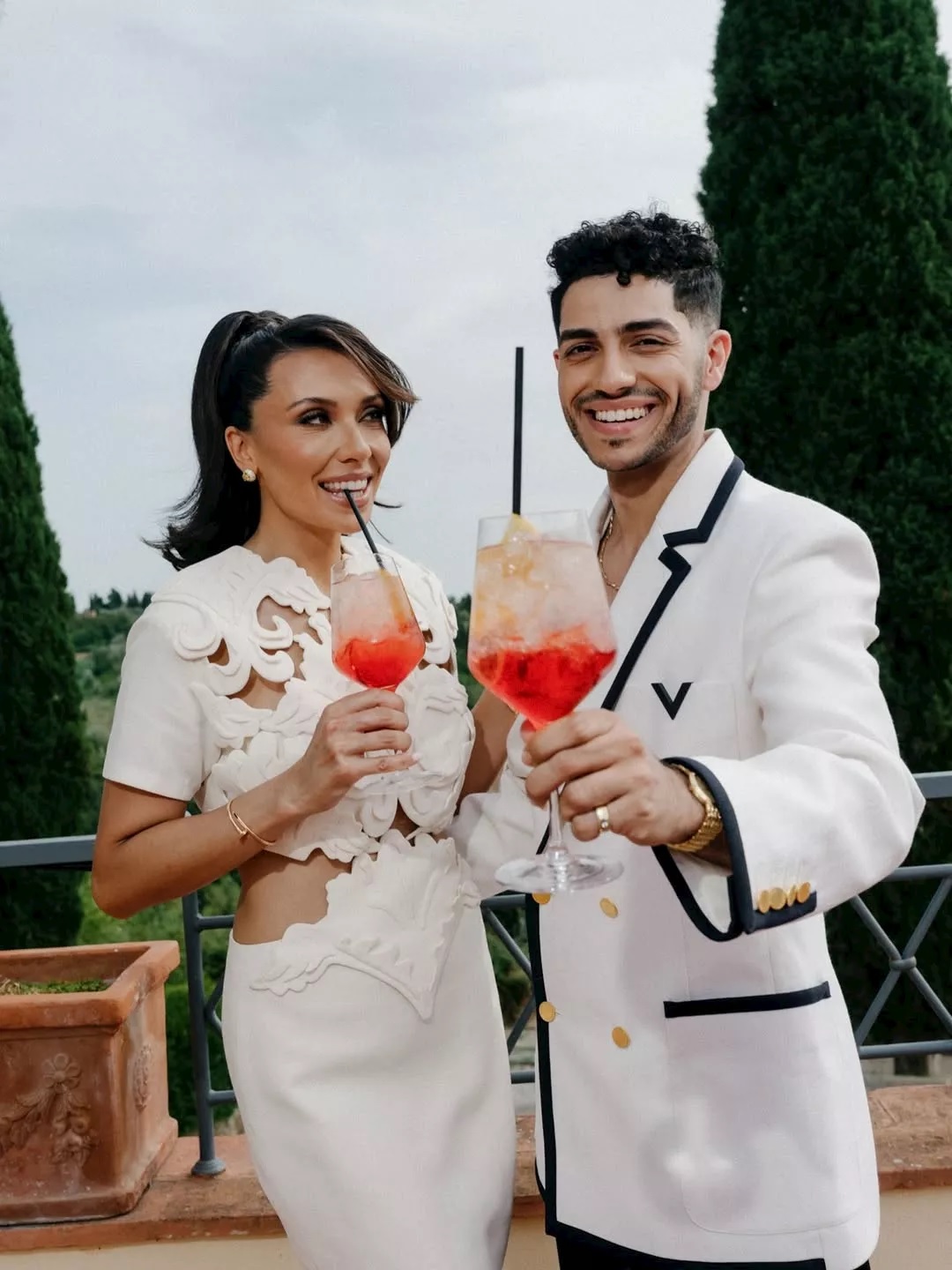 مينا مسعود وزوجته يحتفلان بشهر العسل.. صور